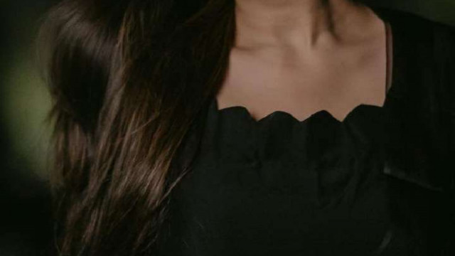 आयशा खान की काले लिबास में खूबसूरत तस्वीरें  