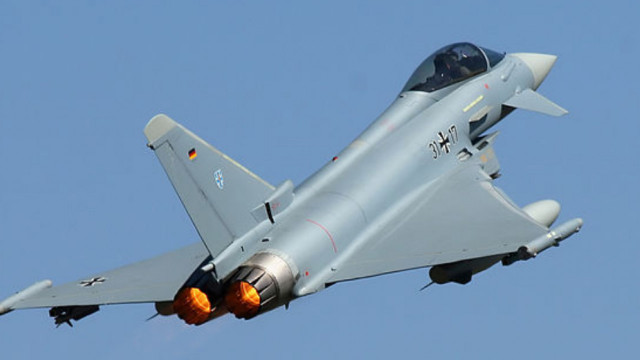 Eurofighter Typhoon vs Su-57