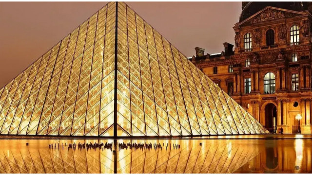 Louvre Museum theft