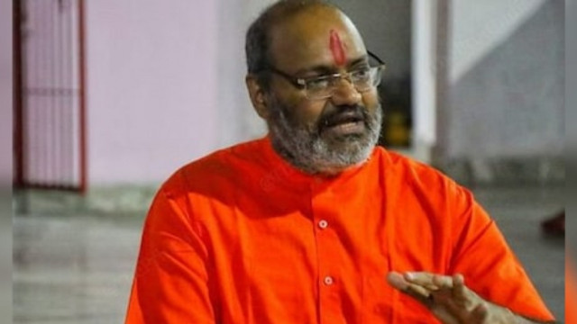 Yeti Narasimhanand Saraswati